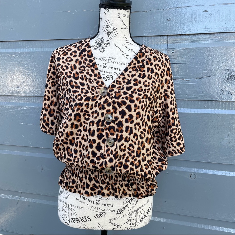 Maurices Leopard Print Blouse with‎ Button Detail And Strappy Back NWT